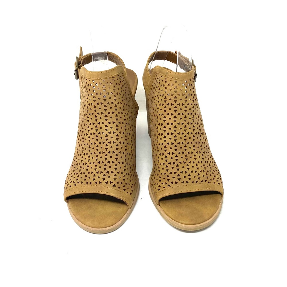 Universal Thread Sandals - image 2